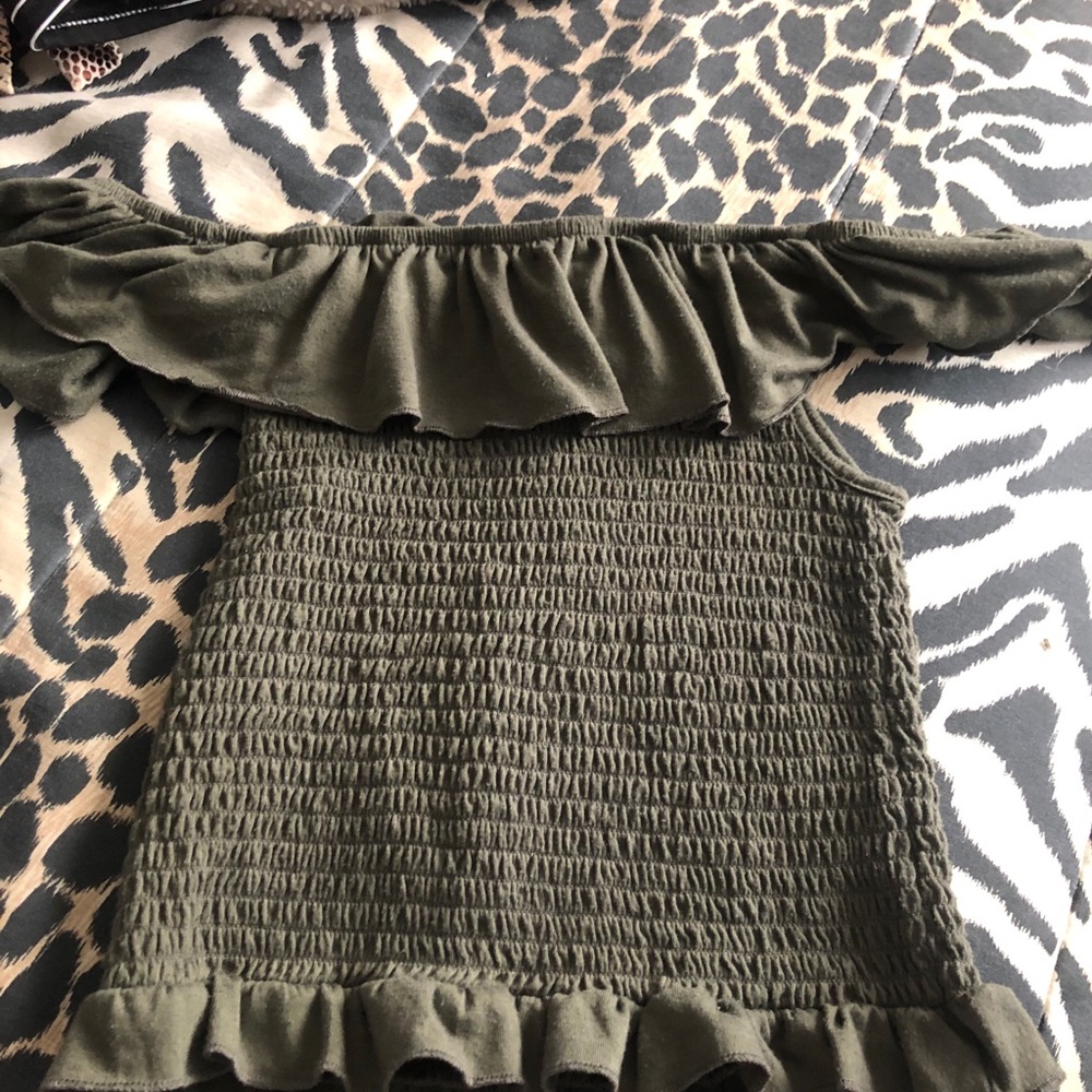 Clothes - Picture 5 of 5